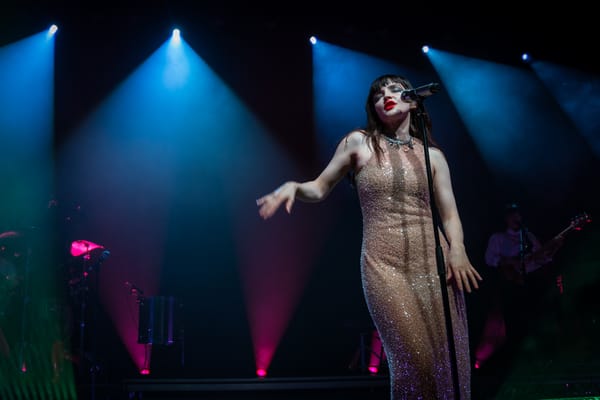 Lauren Mayberry Puts On A 'Vicious' Performance at Chicago's Lincoln Hall